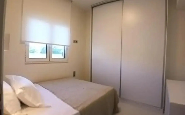 White Dome Apartment I