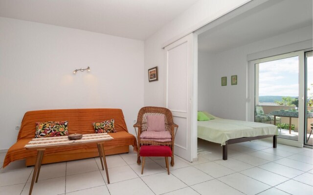 Stunning Apartment in Dramalj With Wifi and 2 Bedrooms