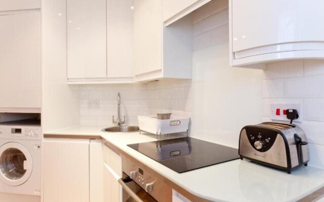 Trafalgar Square Apartments
