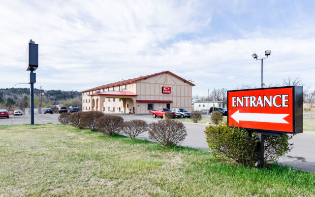 Econo Lodge Junction City I-70 Near Fort Riley