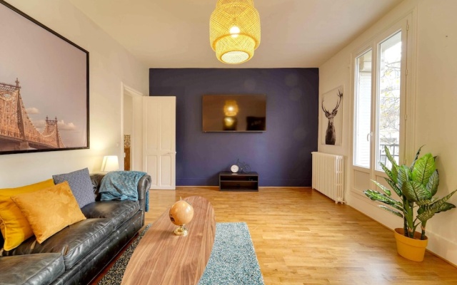 Apartment with 2 Bedrooms in Boulogne-Billancourt, with Furnished Terrace And Wifi