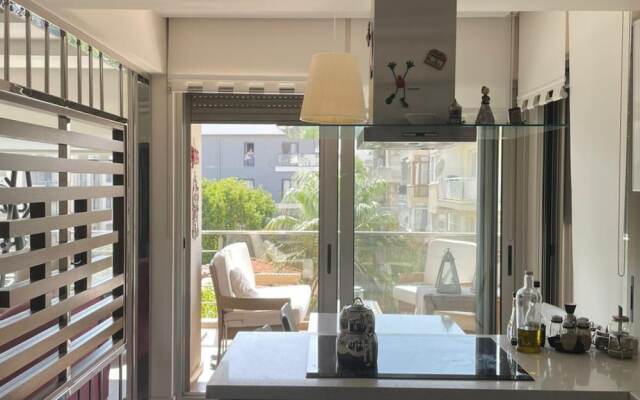 Central Apartment Near Sea With Balcony in Karsiyaka Zmir