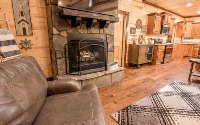 Simmer Down Lodge - 5 Br Cabin
