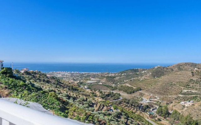 Villa José Andrés Torrox by Ruralidays