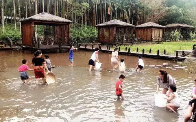 Qixian Yaochi Hot Spring Resort