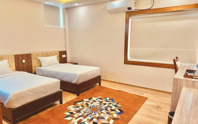Hotel Bayberry