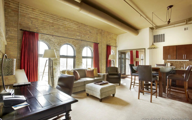 The Brewhouse Inn & Suites