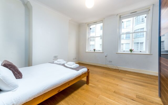 Comfortable Liverpool Street Home by Shoreditch