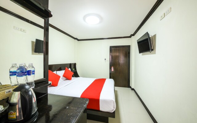 OYO 118 Beach Walk Stay