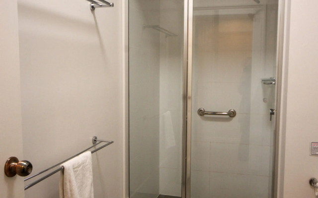 Seafield Tower Glenelg Apartment no 4