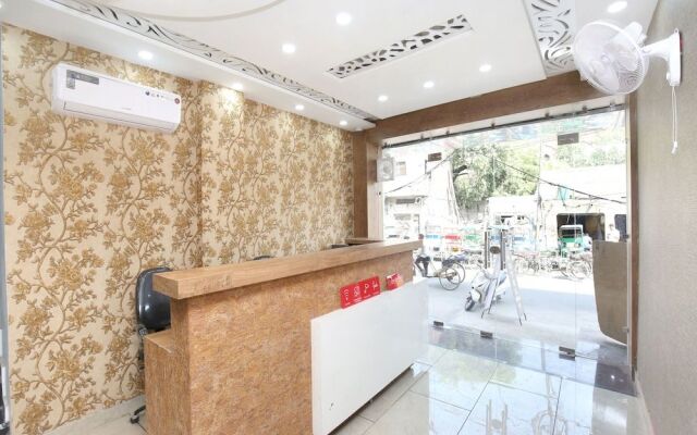 OYO 15863 Hotel Royal Vij