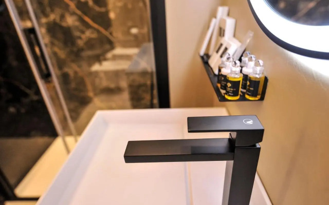 Emesh Boutique Suite