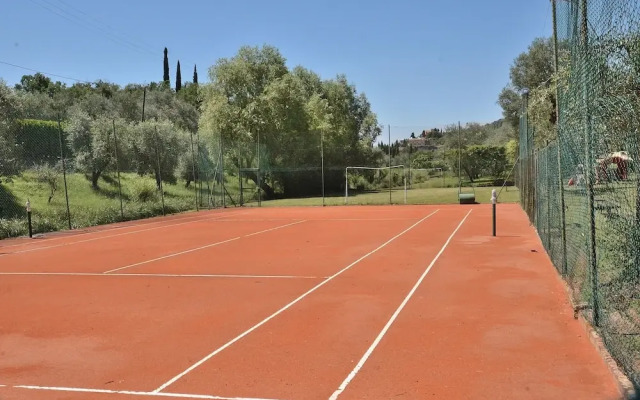 Apartment La Fiore 1 With Pool