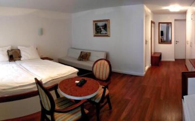 Rooms Brodar