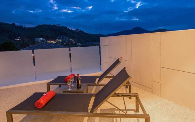 Elegant Designer 4BR Pool Villa Skylight