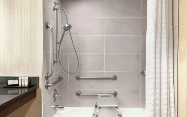 Embassy Suites by Hilton Cleveland Rockside