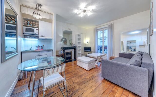 Chic & Spacious Flat at Tocqueville