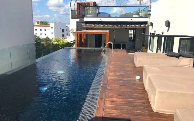 It Residence, Top Location, Luxury 2 Br, Two Roof Pools Beach Club Included