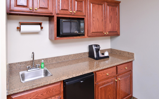 Holiday Inn Express & Suites Sioux Falls At Empire Mall by IHG