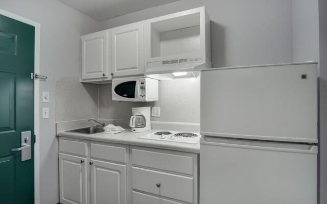 Savannah Suites - Arvada, Colorado