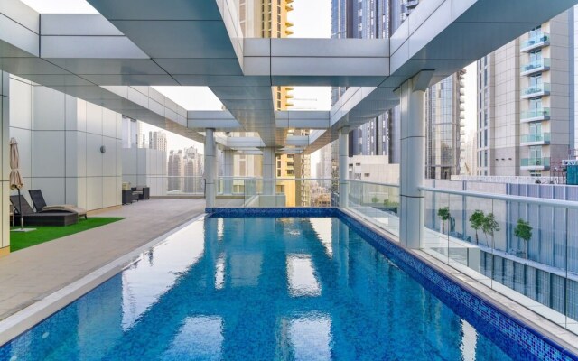 Luxurious Living In This 2BR With Study in Downtown Dubai - Sleeps 5!