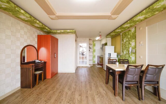 Ganghwa Badatgashimteo Pension