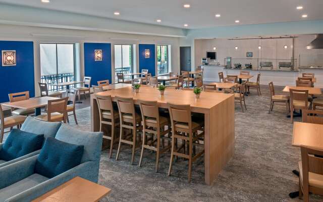 Ameniti Bay, BW Signature Collection