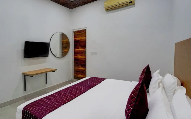 Hotel Downtown Noida Sector 15