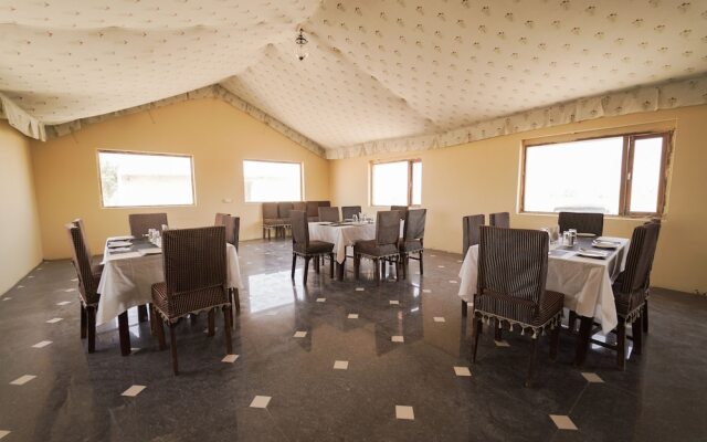 Rajwada Desert Camp by Park Tree