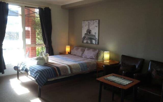 Australian Home Away @ Box Hill 2 Bedroom