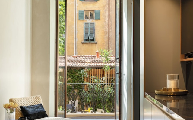 Arts & Crafts Luxury Suites by Amalia