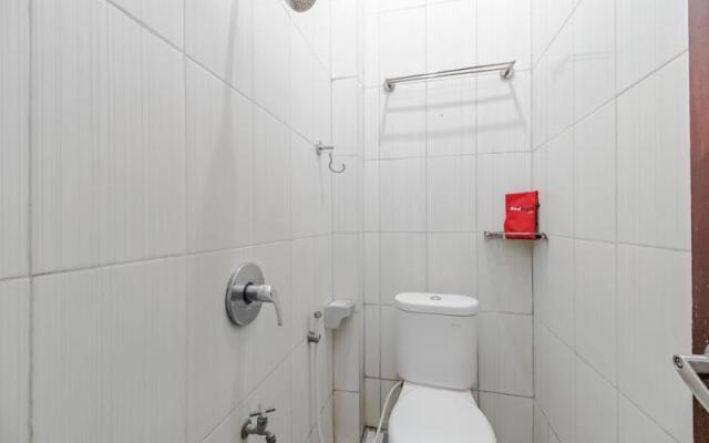 OYO Flagship 91245 Rika Hotel Makassar