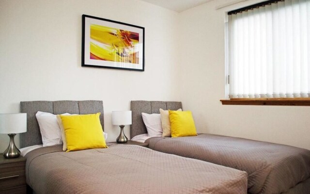 Fantastic Flat near Inverness Center