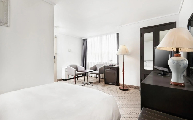 Hotel President