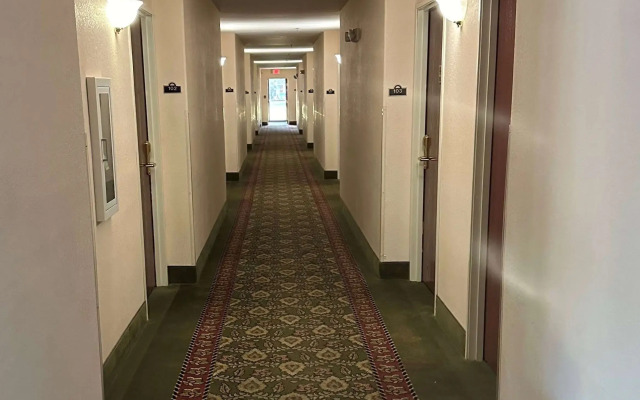 Days Inn & Suites by Wyndham Eunice