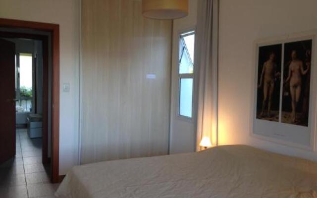 3 Suítes, praia e piscina