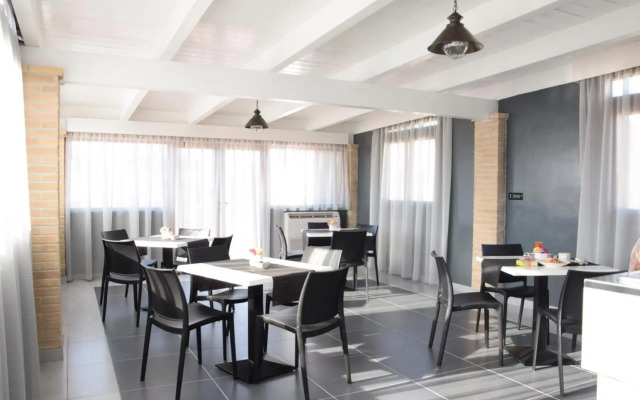 Fly Boutique Hotel