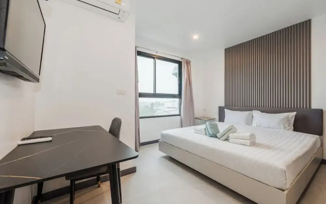 1BR Condo Pool Gym Near Beach C237