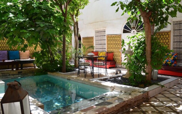 So Chic Riad