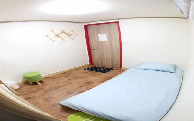 Naru Hostel
