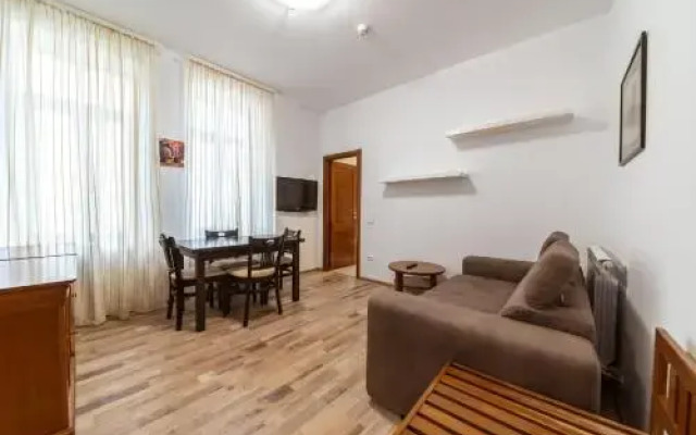 Bucharest Boutique by Jullie