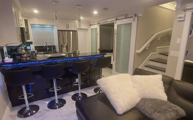 Sunset Mews Luxurious 3 Bed Townhouse