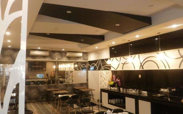 D'Holiday Hotel