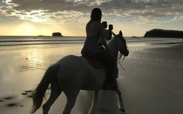 Playa Hermosa Ecolodge