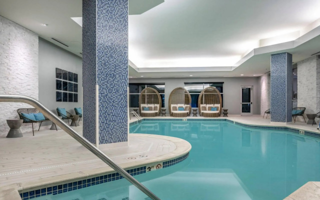 Renaissance by Marriott Boston Patriot Place Hotel