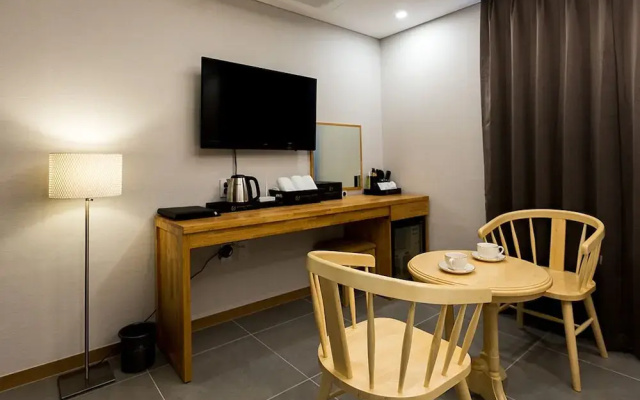 Cityhall Hotel Jeju