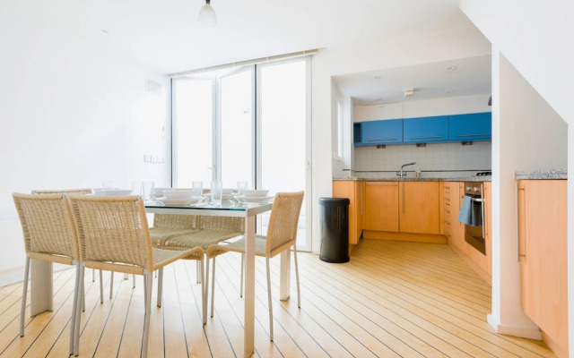 Platinum Apartment Near Westminster 9982