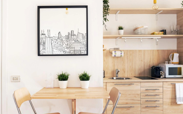 A Yellow Touch - Modern Studio in Isola Milano