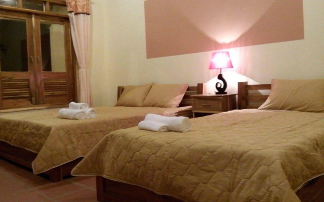 Thuyhouse Resort