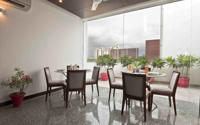 Stately Suites Golf Course Road